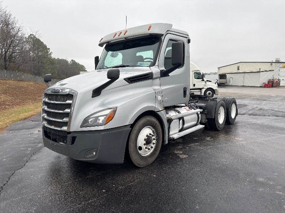 Day Cab Tractor-Heavy Duty Tractors-Freightliner-2019-T12664ST-Decatur-AL-289,274\n\t\tmiles-$ 48,000 - Image 3