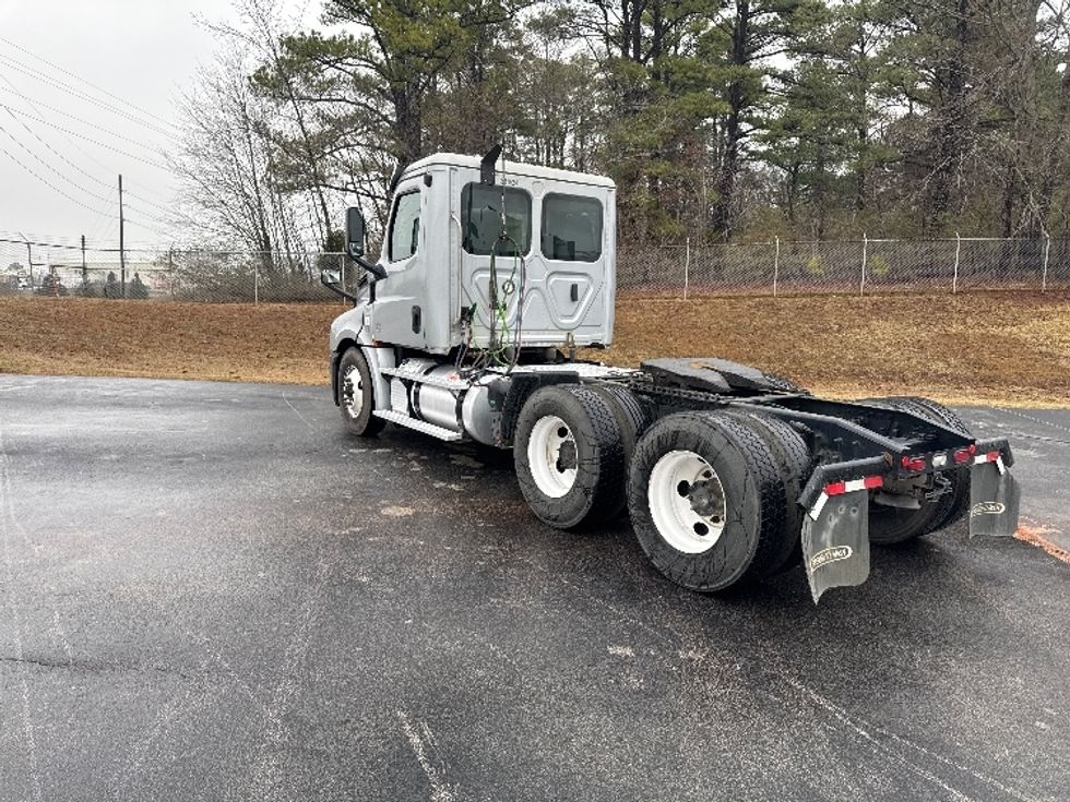 Day Cab Tractor-Heavy Duty Tractors-Freightliner-2019-T12664ST-Decatur-AL-289,274\n\t\tmiles-$ 48,000 - Image 5