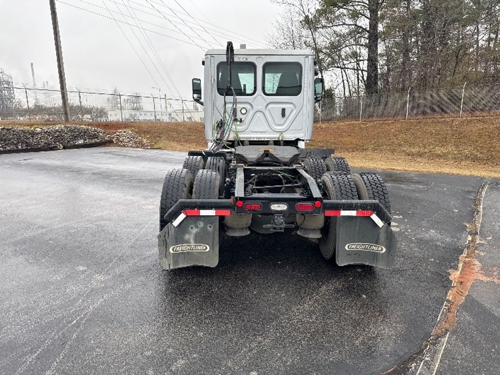 Day Cab Tractor-Heavy Duty Tractors-Freightliner-2019-T12664ST-Decatur-AL-289,274\n\t\tmiles-$ 48,000 - Image 6