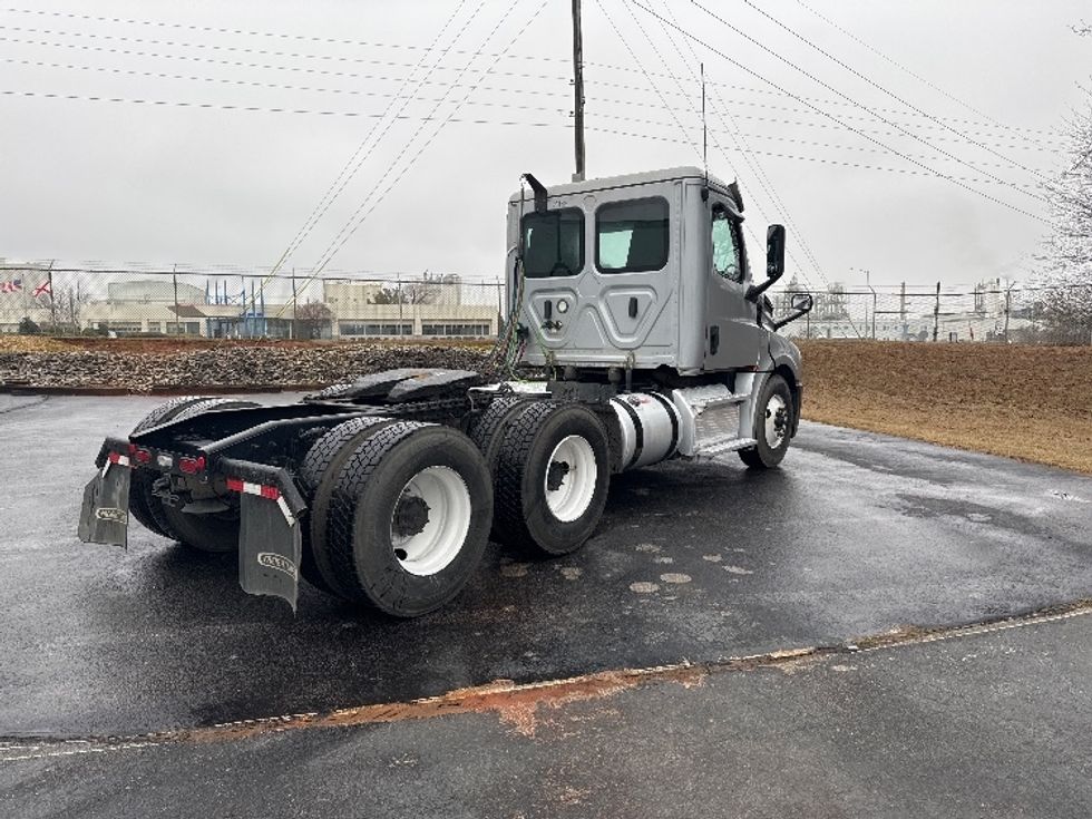 Day Cab Tractor-Heavy Duty Tractors-Freightliner-2019-T12664ST-Decatur-AL-289,274\n\t\tmiles-$ 48,000 - Image 7