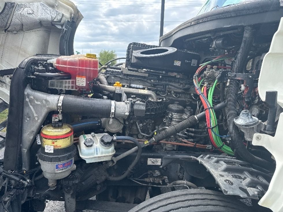 Day Cab Tractor-Heavy Duty Tractors-Freightliner-2019-T12664ST-Decatur-AL-337,146\n\t\tmiles-$ 47,000 - Image 16