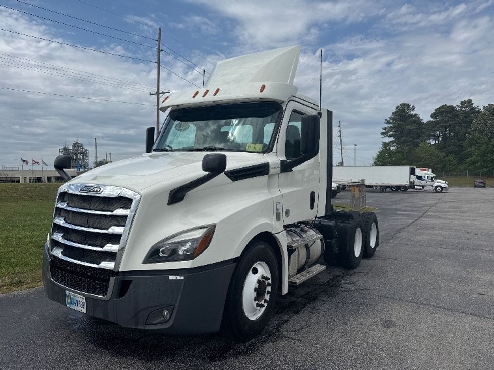 Day Cab Tractor-Heavy Duty Tractors-Freightliner-2019-T12664ST-Decatur-AL-337,146\n\t\tmiles-$ 47,000 - Image 3
