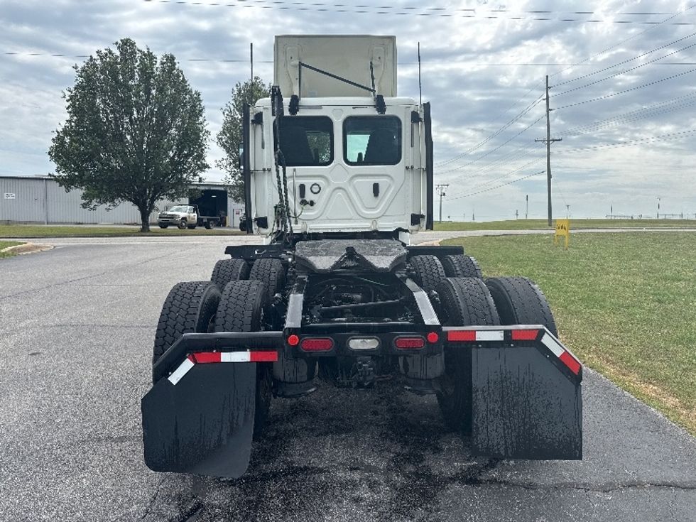 Day Cab Tractor-Heavy Duty Tractors-Freightliner-2019-T12664ST-Decatur-AL-337,146\n\t\tmiles-$ 47,000 - Image 6