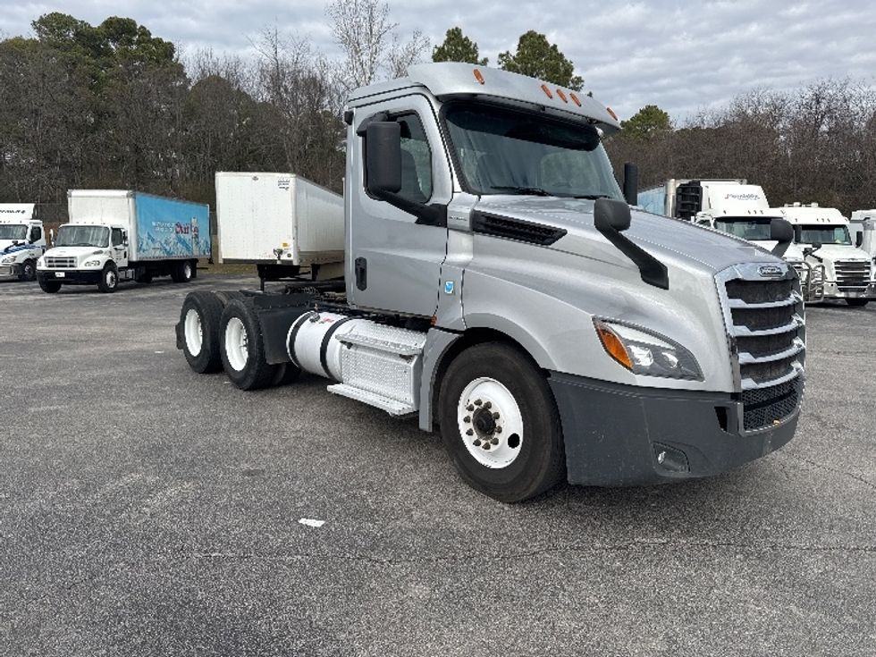 Day Cab Tractor-Heavy Duty Tractors-Freightliner-2019-T12664ST-Decatur-AL-344,714\n\t\tmiles-$ 44,750 - Image 1