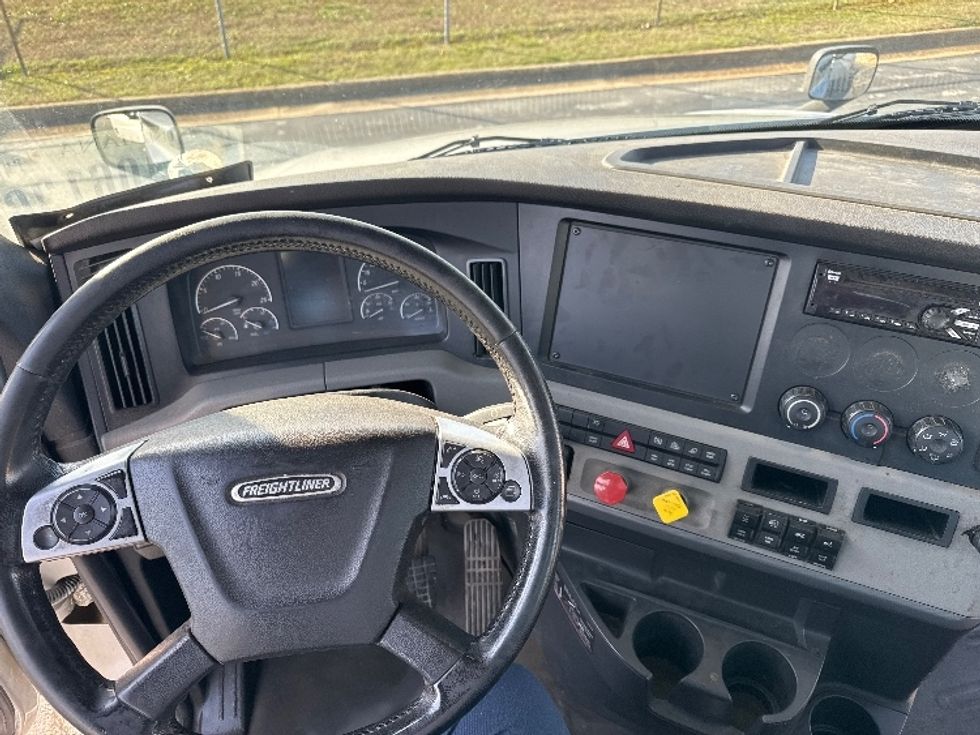 Day Cab Tractor-Heavy Duty Tractors-Freightliner-2019-T12664ST-Decatur-AL-344,714\n\t\tmiles-$ 44,750 - Image 11