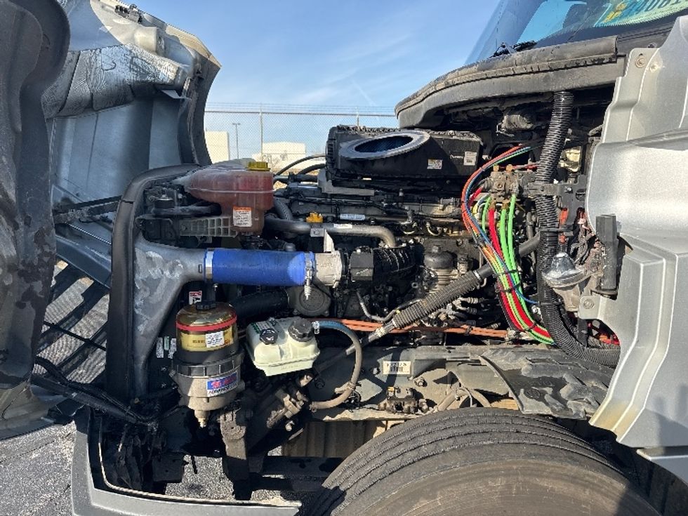 Day Cab Tractor-Heavy Duty Tractors-Freightliner-2019-T12664ST-Decatur-AL-344,714\n\t\tmiles-$ 44,750 - Image 16