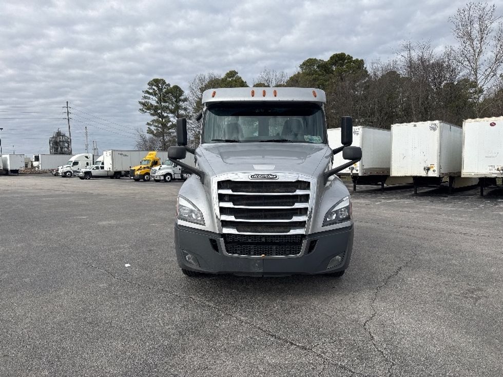 Day Cab Tractor-Heavy Duty Tractors-Freightliner-2019-T12664ST-Decatur-AL-344,714\n\t\tmiles-$ 44,750 - Image 2