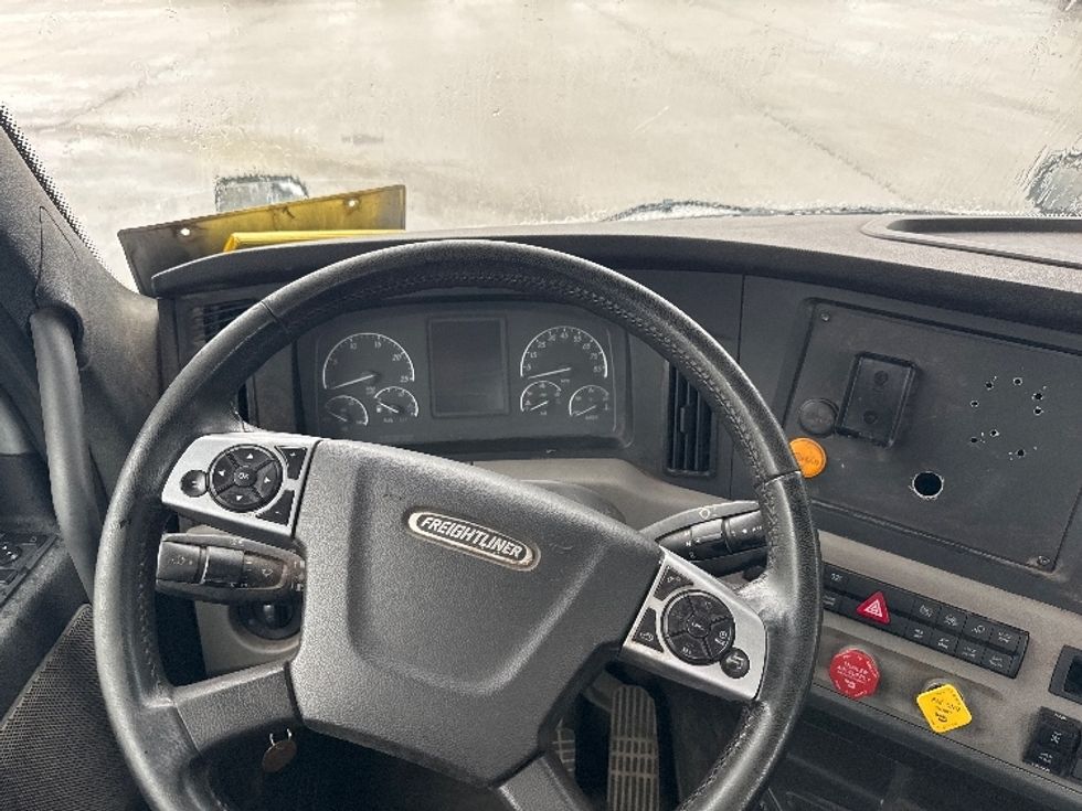 Day Cab Tractor-Heavy Duty Tractors-Freightliner-2019-T12664ST-Decatur-AL-354,762\n\t\tmiles-$ 44,250 - Image 11