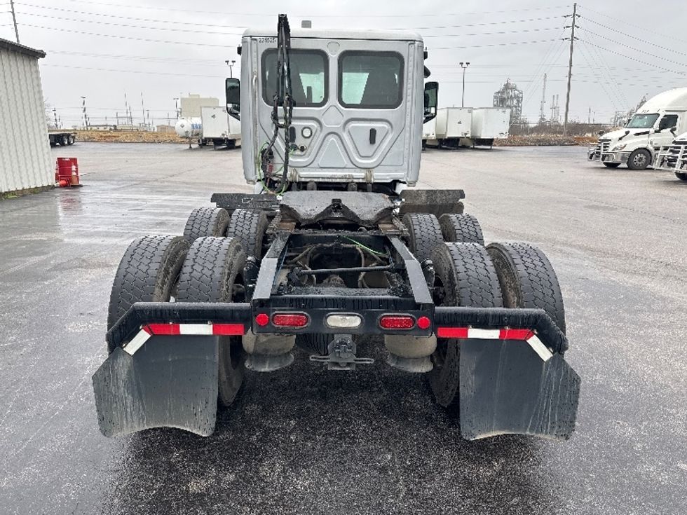 Day Cab Tractor-Heavy Duty Tractors-Freightliner-2019-T12664ST-Decatur-AL-354,762\n\t\tmiles-$ 44,250 - Image 6