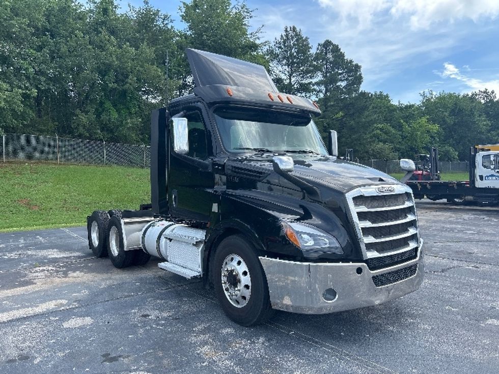 Day Cab Tractor-Heavy Duty Tractors-Freightliner-2019-T12664ST-Decatur-AL-462,203\n\t\tmiles-$ 41,250 - Image 1