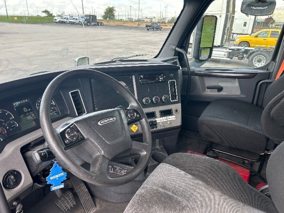 Day Cab Tractor-Heavy Duty Tractors-Freightliner-2019-T12664ST-Decatur-AL-462,203\n\t\tmiles-$ 41,250 - Image 10