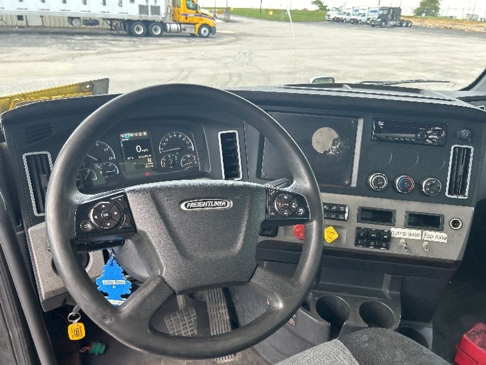 Day Cab Tractor-Heavy Duty Tractors-Freightliner-2019-T12664ST-Decatur-AL-462,203\n\t\tmiles-$ 41,250 - Image 11