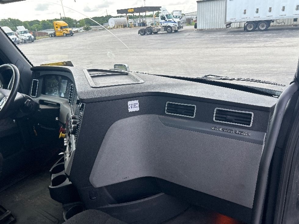 Day Cab Tractor-Heavy Duty Tractors-Freightliner-2019-T12664ST-Decatur-AL-462,203\n\t\tmiles-$ 41,250 - Image 13