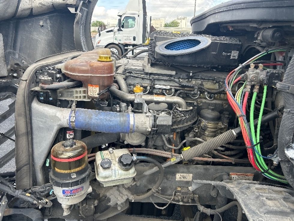 Day Cab Tractor-Heavy Duty Tractors-Freightliner-2019-T12664ST-Decatur-AL-462,203\n\t\tmiles-$ 41,250 - Image 16
