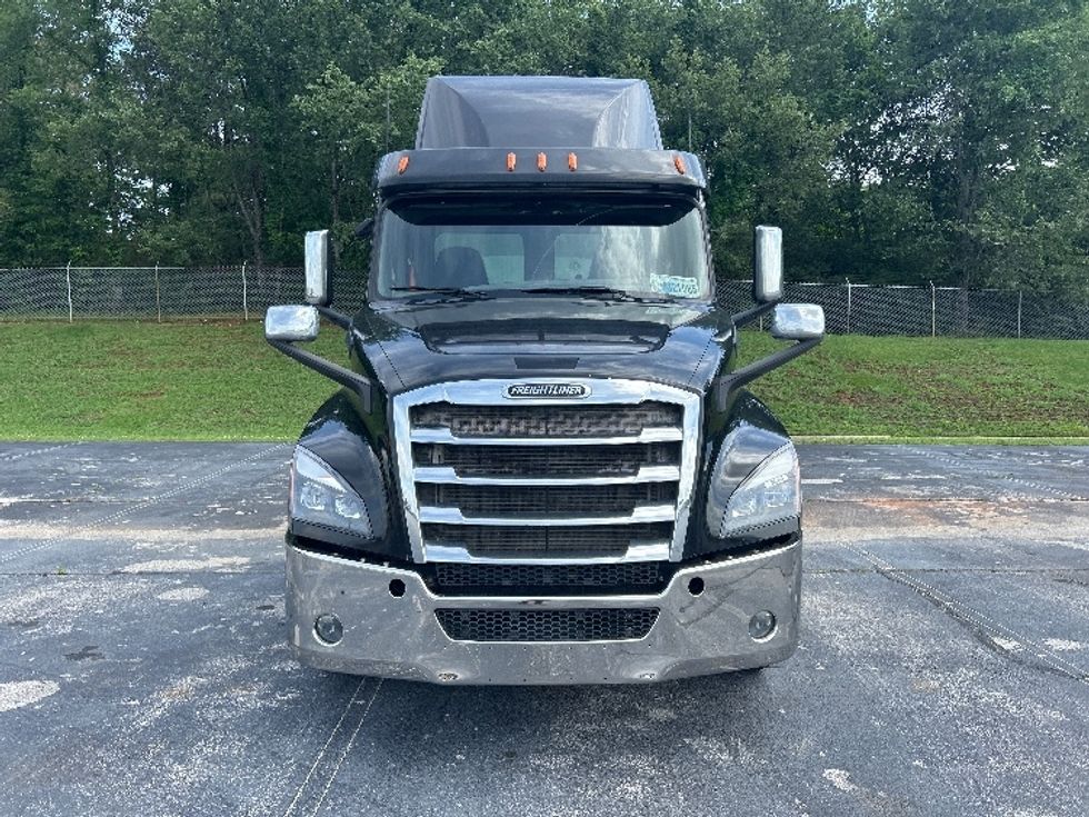 Day Cab Tractor-Heavy Duty Tractors-Freightliner-2019-T12664ST-Decatur-AL-462,203\n\t\tmiles-$ 41,250 - Image 2