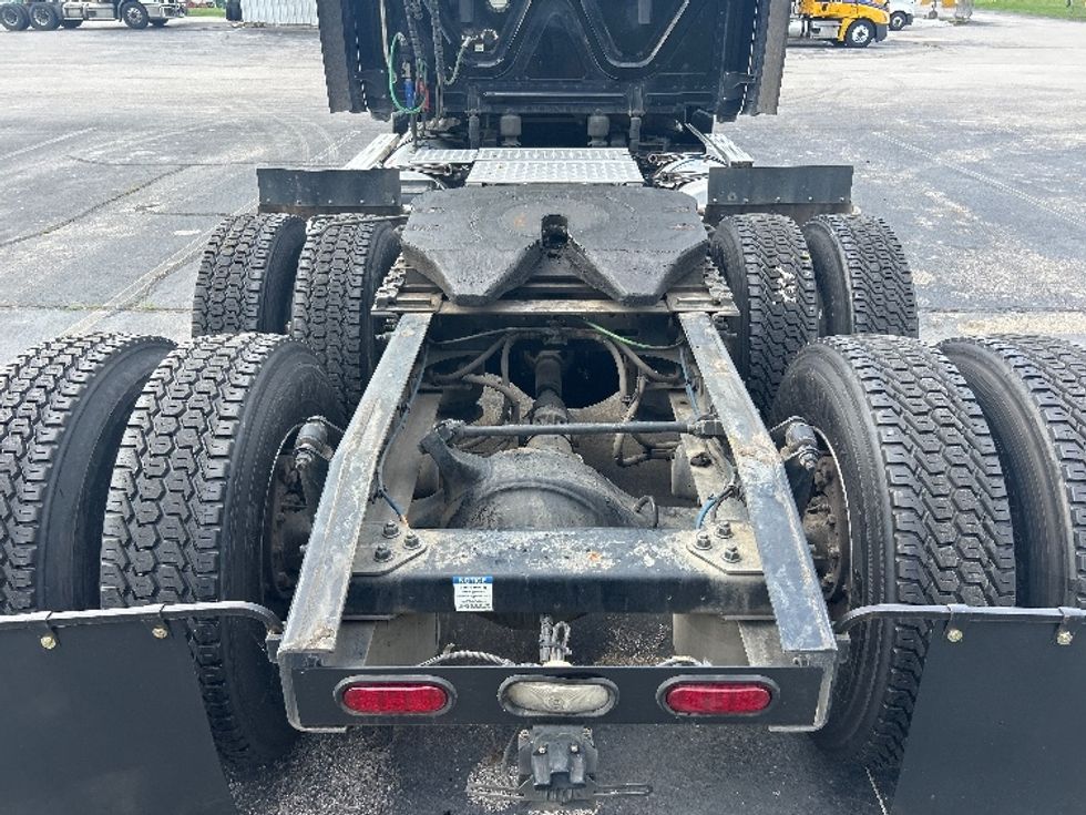Day Cab Tractor-Heavy Duty Tractors-Freightliner-2019-T12664ST-Decatur-AL-462,203\n\t\tmiles-$ 41,250 - Image 6