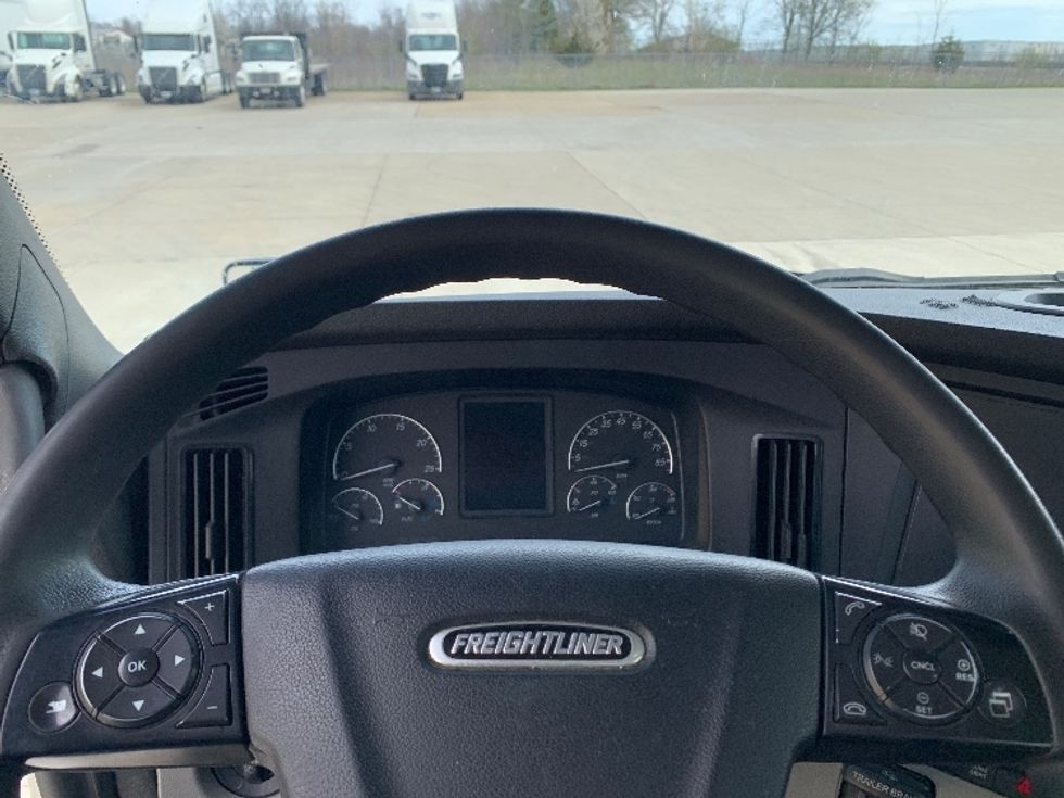 2019 Freightliner Cascadia 126" Day cab photo 11