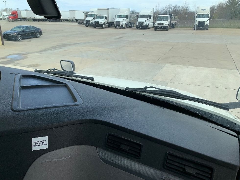 2019 Freightliner Cascadia 126" Day cab photo 13