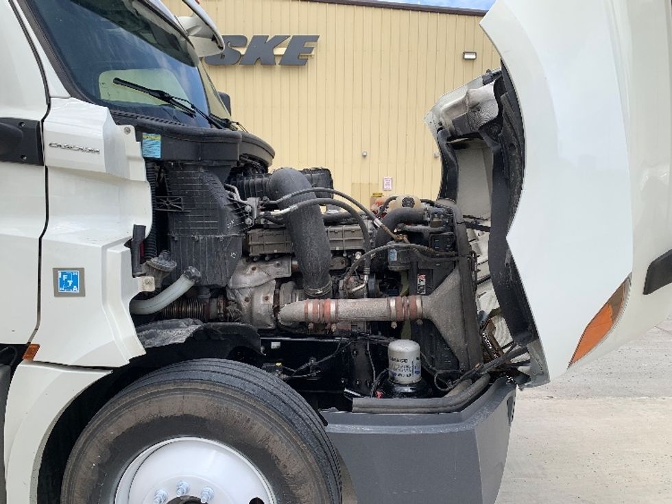 2019 Freightliner Cascadia 126" Day cab photo 15