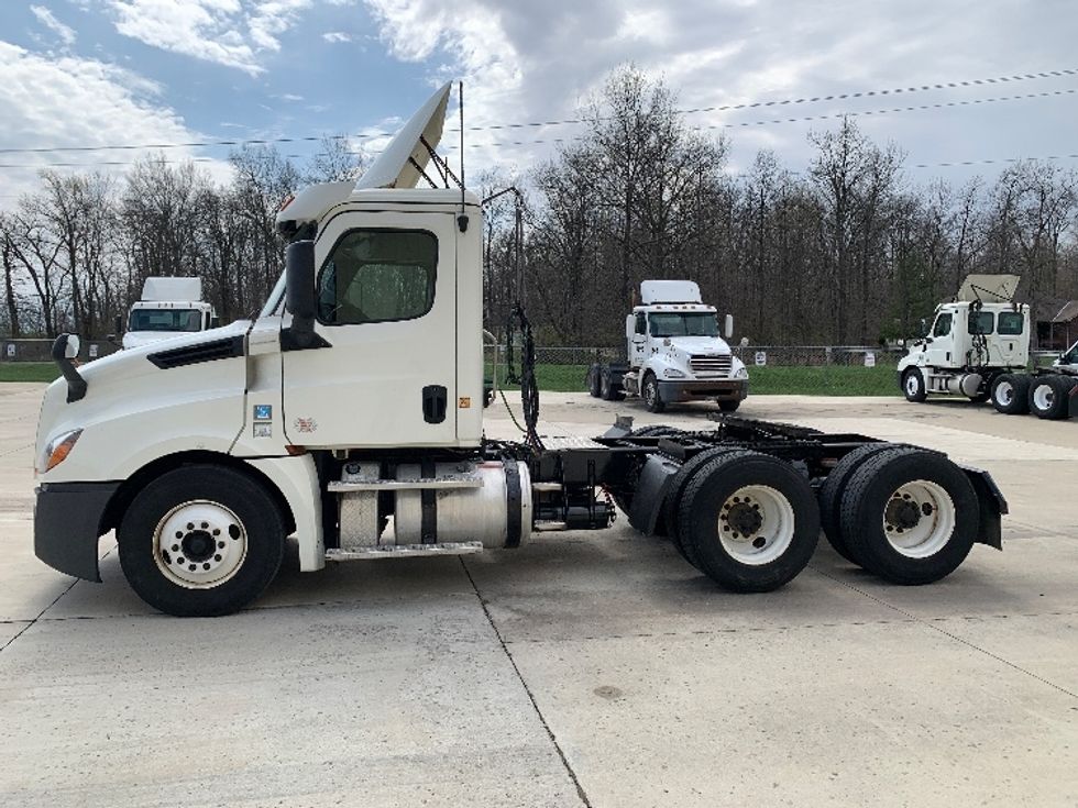 2019 Freightliner Cascadia 126" Day cab photo 4