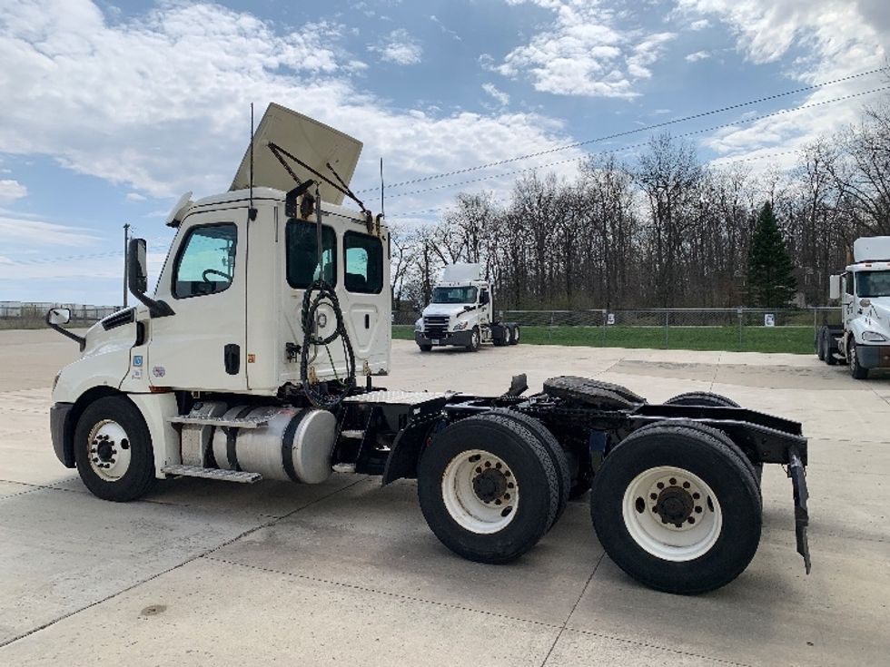 2019 Freightliner Cascadia 126" Day cab photo 5