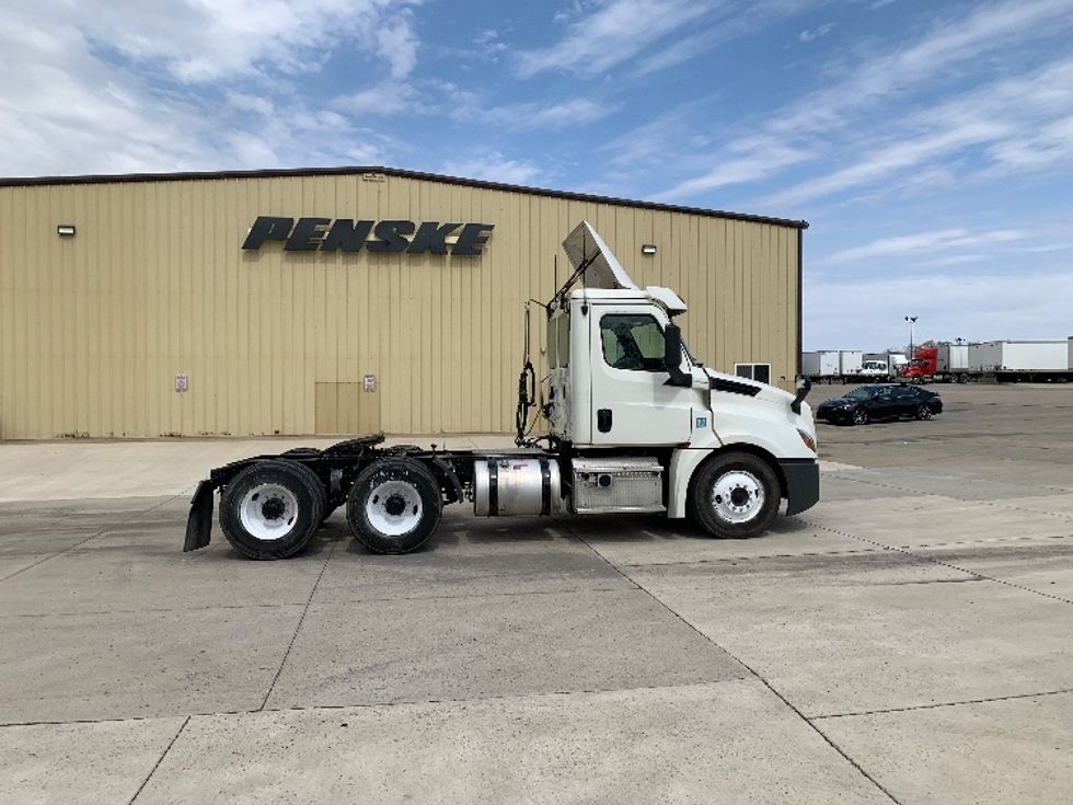2019 Freightliner Cascadia 126" Day cab photo 8
