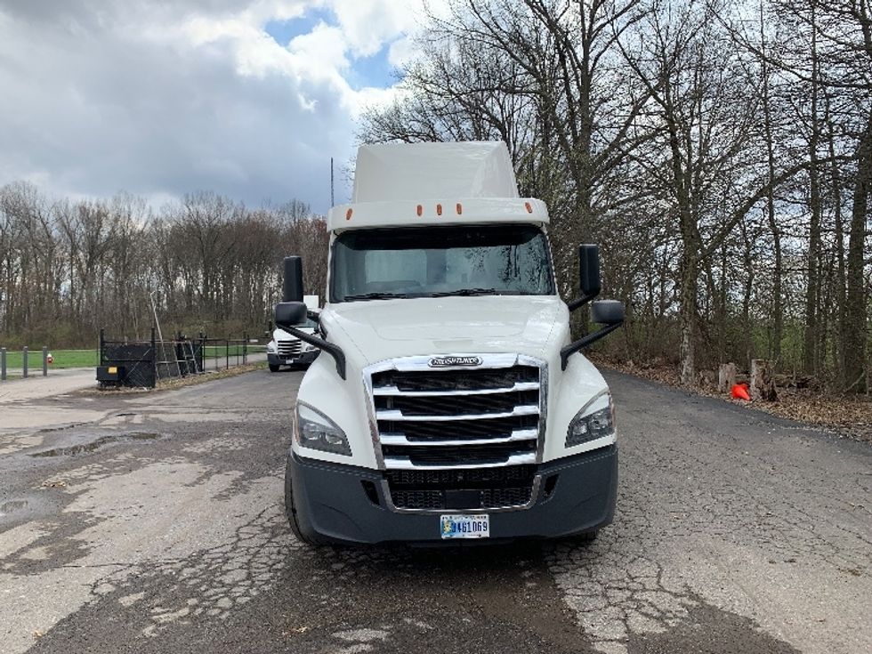 Day Cab Tractor-Heavy Duty Tractors-Freightliner-2019-T12664ST-Delaware-OH-518,257\n\t\tmiles-$ 38,750 - Image 2