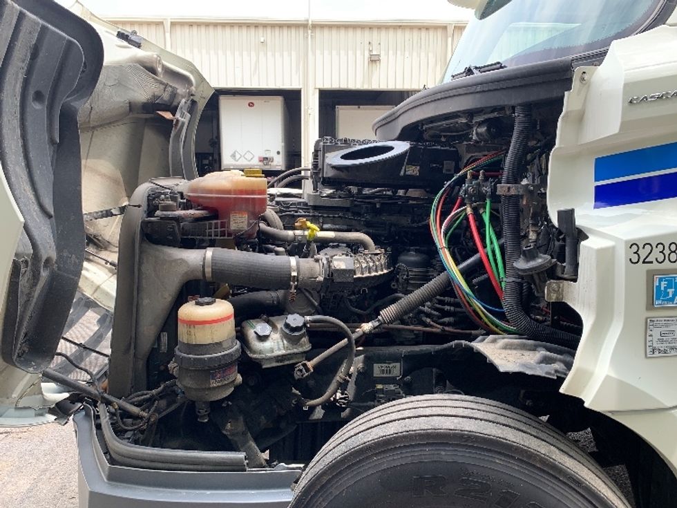 Day Cab Tractor-Heavy Duty Tractors-Freightliner-2019-T12664ST-Delaware-OH-609,806\n\t\tmiles-$ 31,000 - Image 16