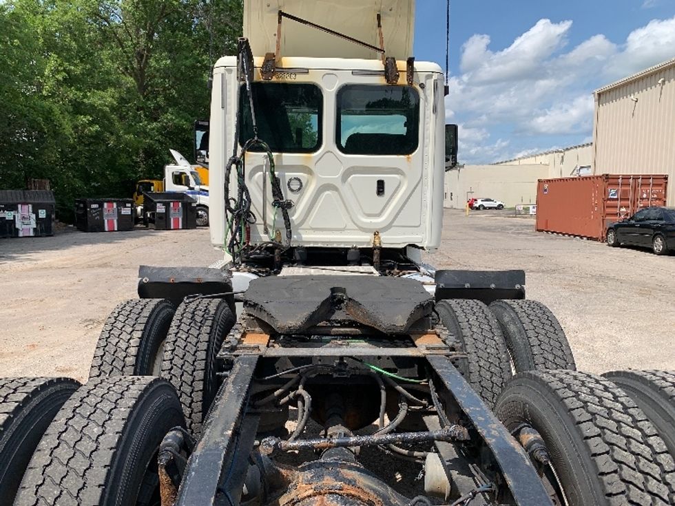 Day Cab Tractor-Heavy Duty Tractors-Freightliner-2019-T12664ST-Delaware-OH-609,806\n\t\tmiles-$ 31,000 - Image 6