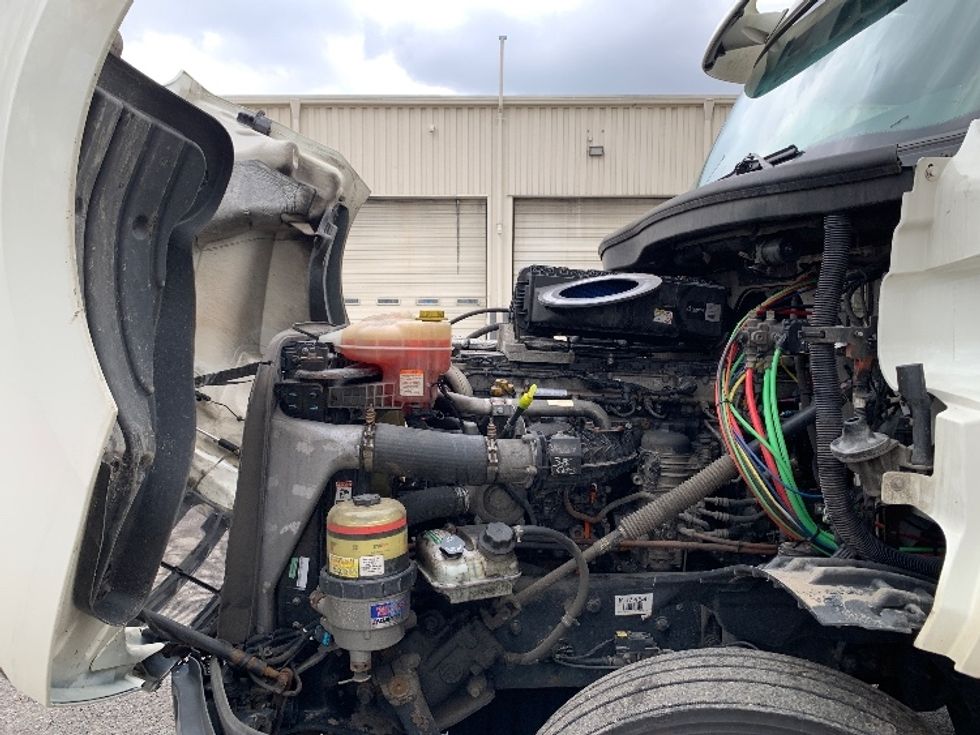 Day Cab Tractor-Heavy Duty Tractors-Freightliner-2019-T12664ST-Delaware-OH-630,327\n\t\tmiles-$ 29,250 - Image 16