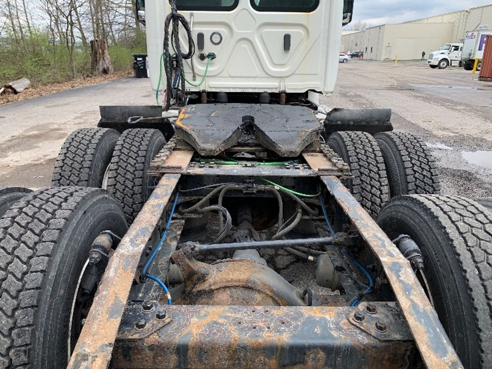 Day Cab Tractor-Heavy Duty Tractors-Freightliner-2019-T12664ST-Delaware-OH-630,327\n\t\tmiles-$ 29,250 - Image 6