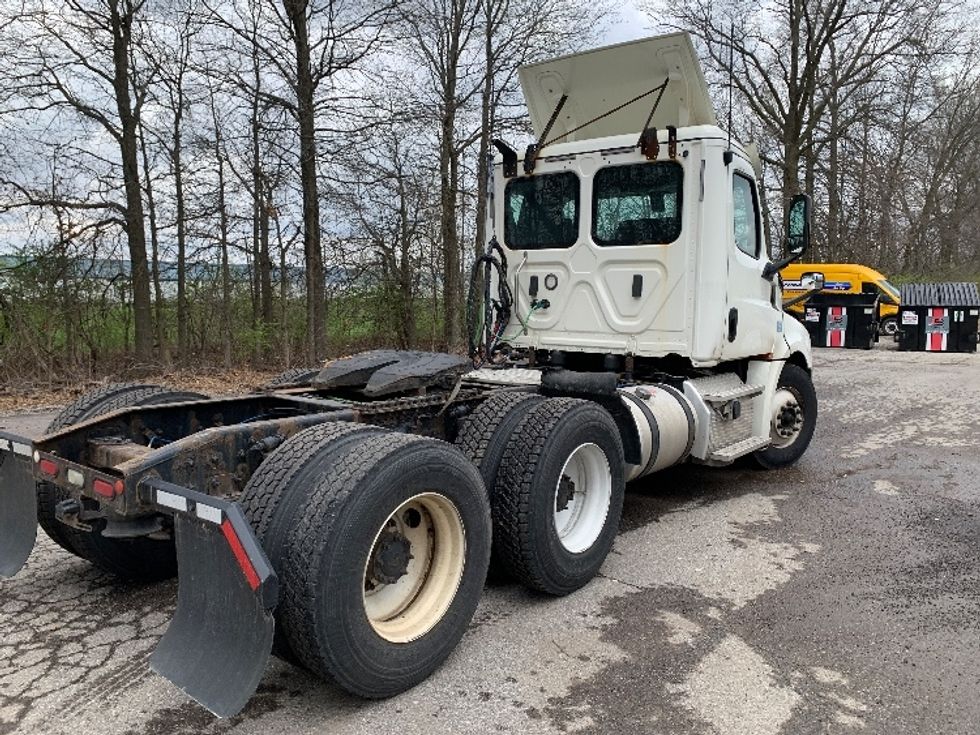 Day Cab Tractor-Heavy Duty Tractors-Freightliner-2019-T12664ST-Delaware-OH-630,327\n\t\tmiles-$ 29,250 - Image 7