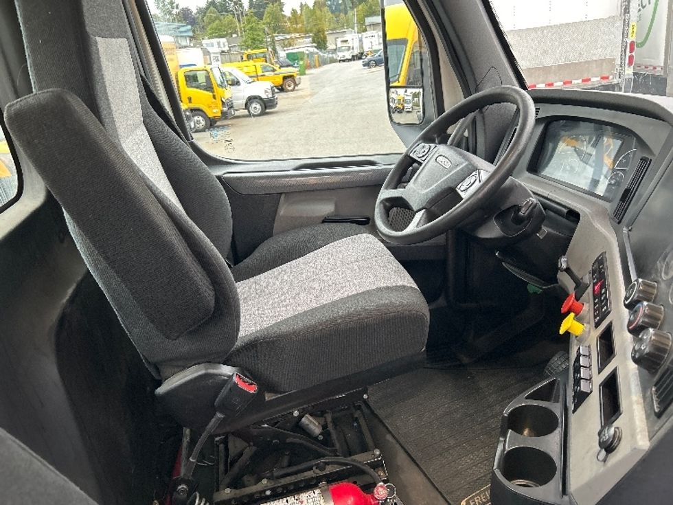 Day Cab Tractor-Heavy Duty Tractors-Freightliner-2019-T12664ST-Delta-BC-184,475\n\t\tkm-$ 89,000 - Image 14