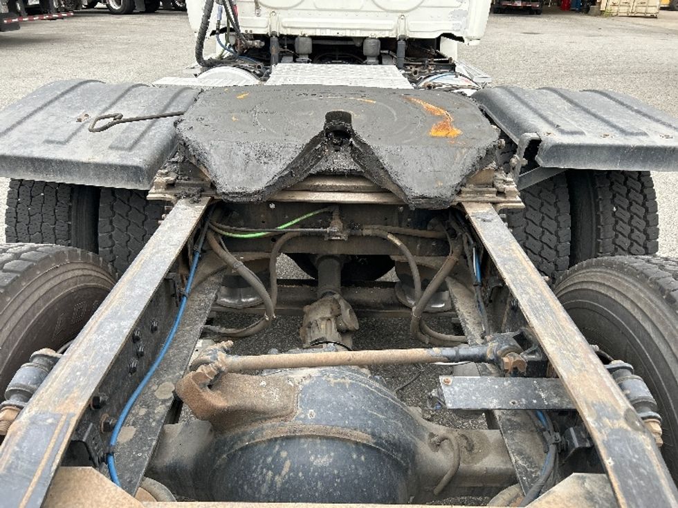 Day Cab Tractor-Heavy Duty Tractors-Freightliner-2019-T12664ST-Delta-BC-184,475\n\t\tkm-$ 89,000 - Image 6