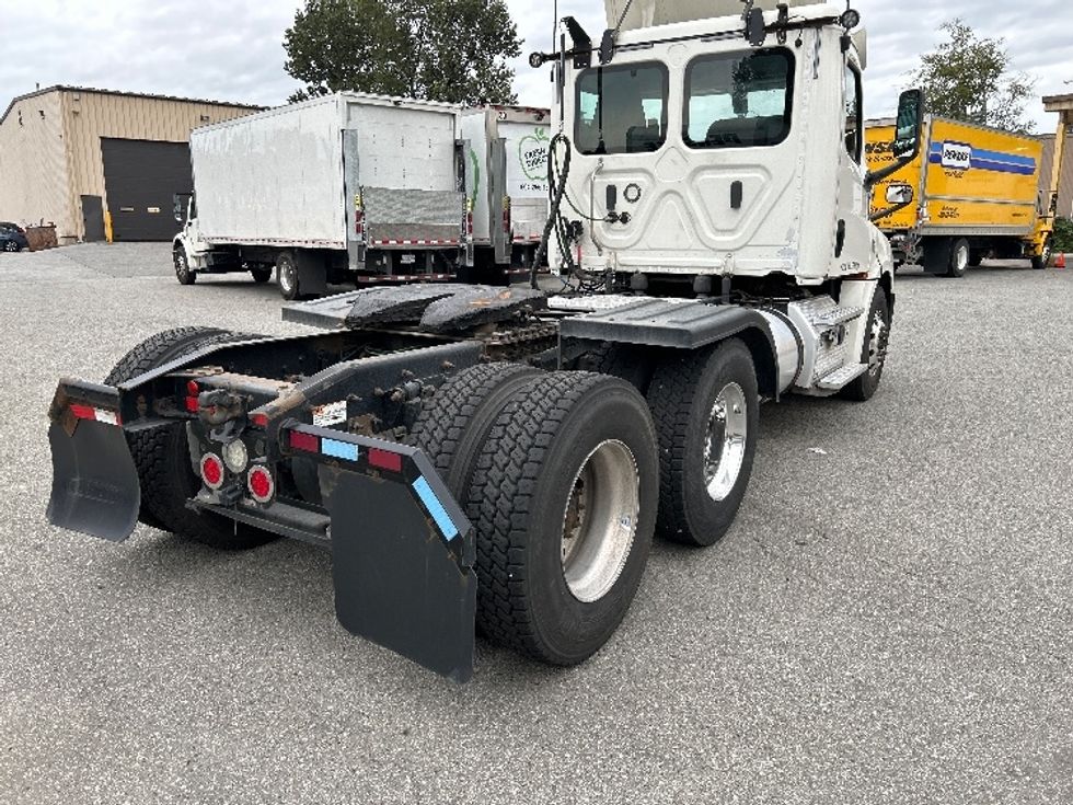 Day Cab Tractor-Heavy Duty Tractors-Freightliner-2019-T12664ST-Delta-BC-184,475\n\t\tkm-$ 89,000 - Image 7