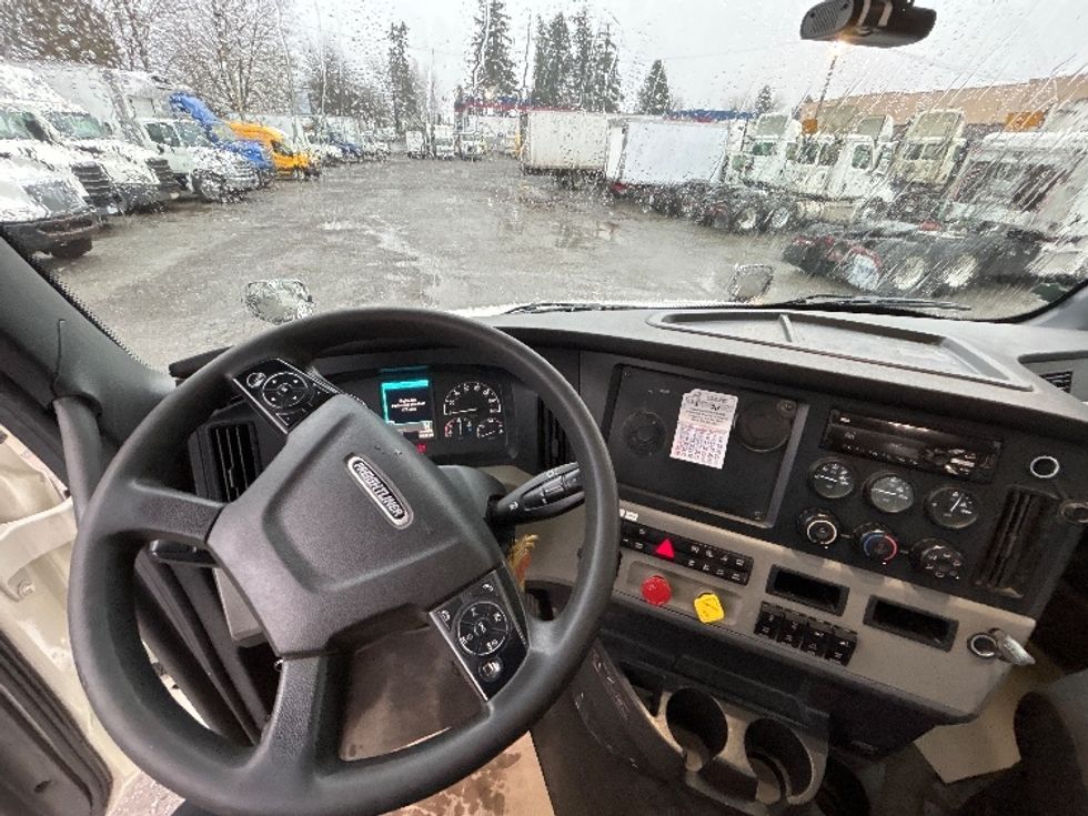 Day Cab Tractor-Heavy Duty Tractors-Freightliner-2019-T12664ST-Delta-BC-283,075\n\t\tkm-$ 63,500 - Image 11