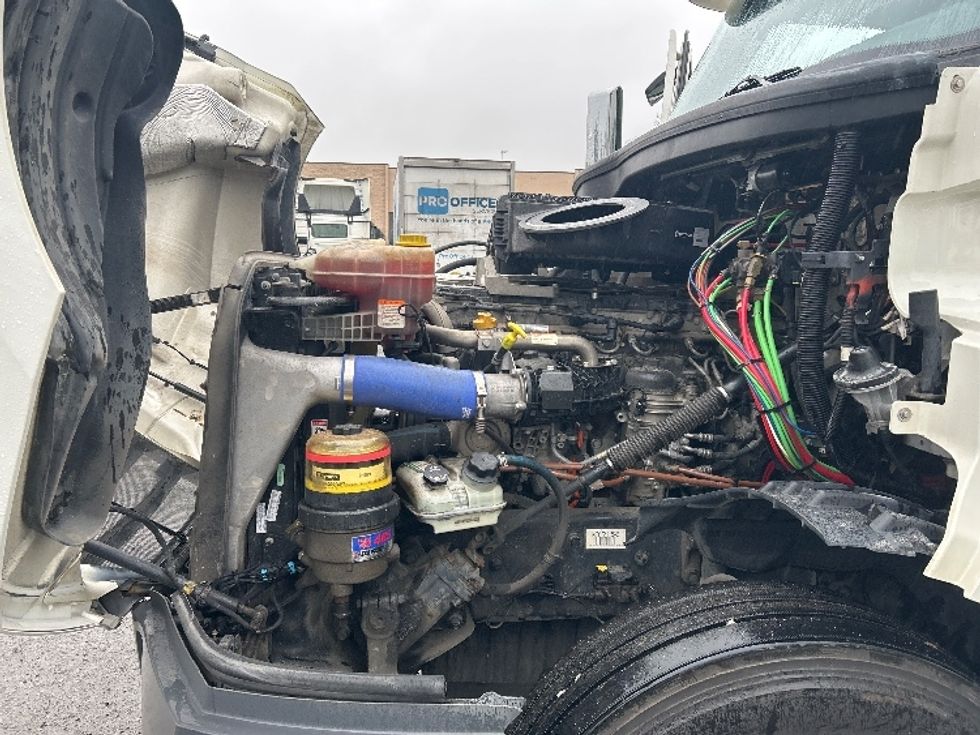 Day Cab Tractor-Heavy Duty Tractors-Freightliner-2019-T12664ST-Delta-BC-283,075\n\t\tkm-$ 63,500 - Image 16