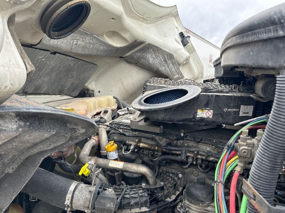 Day Cab Tractor-Heavy Duty Tractors-Freightliner-2019-T12664ST-Des Moines-IA-671,313\n\t\tmiles-$ 23,000 - Image 15