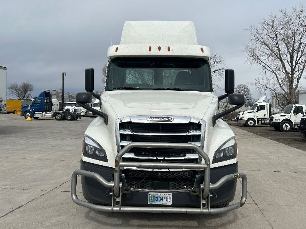 Day Cab Tractor-Heavy Duty Tractors-Freightliner-2019-T12664ST-Des Moines-IA-671,313\n\t\tmiles-$ 23,000 - Image 2