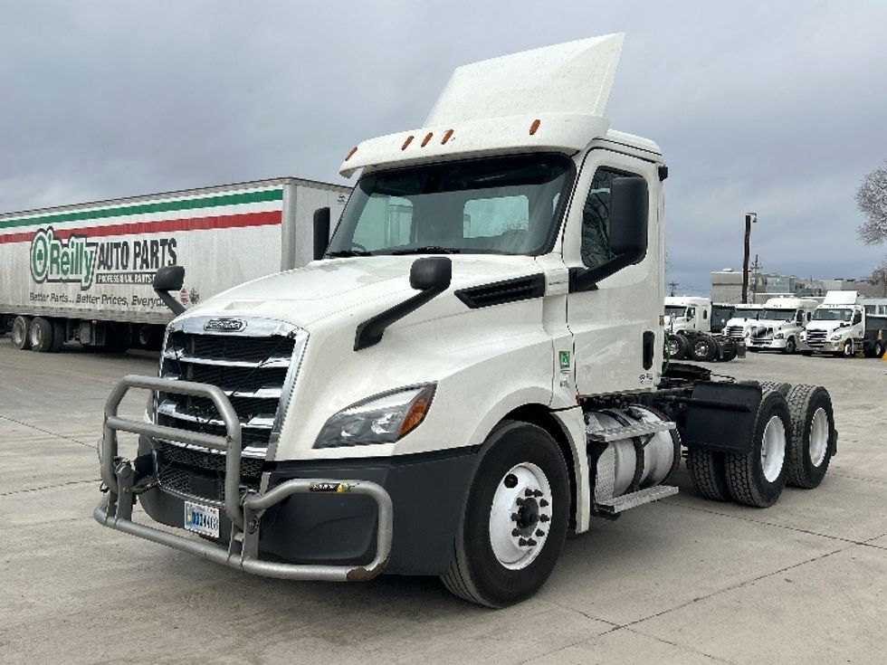 Day Cab Tractor-Heavy Duty Tractors-Freightliner-2019-T12664ST-Des Moines-IA-671,313\n\t\tmiles-$ 23,000 - Image 3