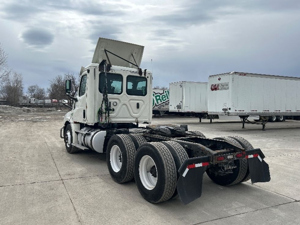 Day Cab Tractor-Heavy Duty Tractors-Freightliner-2019-T12664ST-Des Moines-IA-671,313\n\t\tmiles-$ 23,000 - Image 5