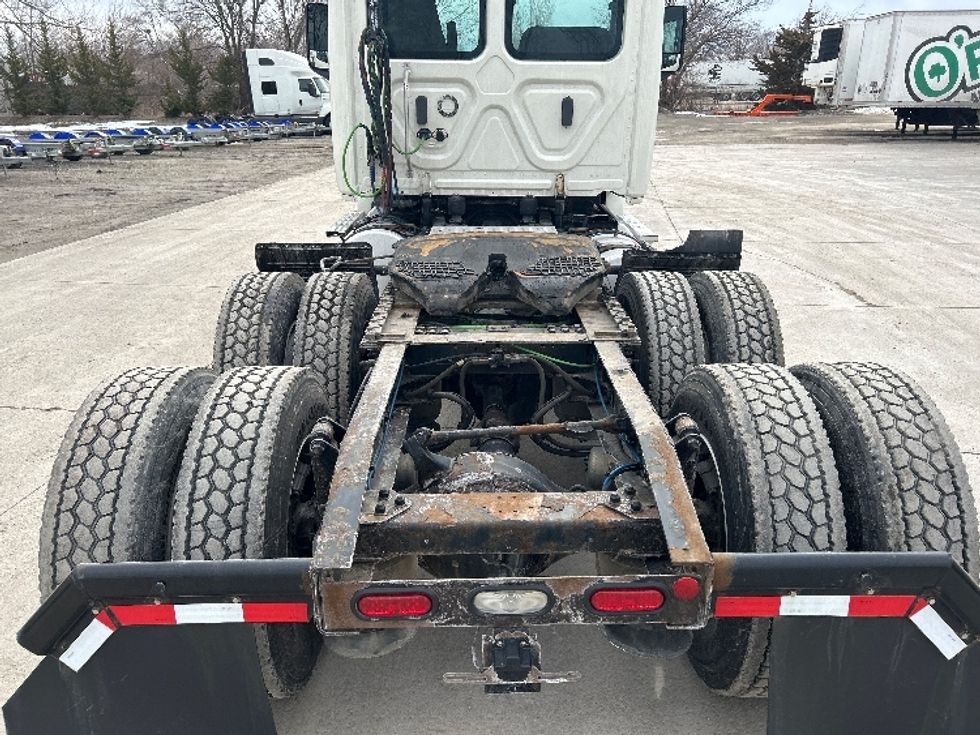 Day Cab Tractor-Heavy Duty Tractors-Freightliner-2019-T12664ST-Des Moines-IA-671,313\n\t\tmiles-$ 23,000 - Image 6