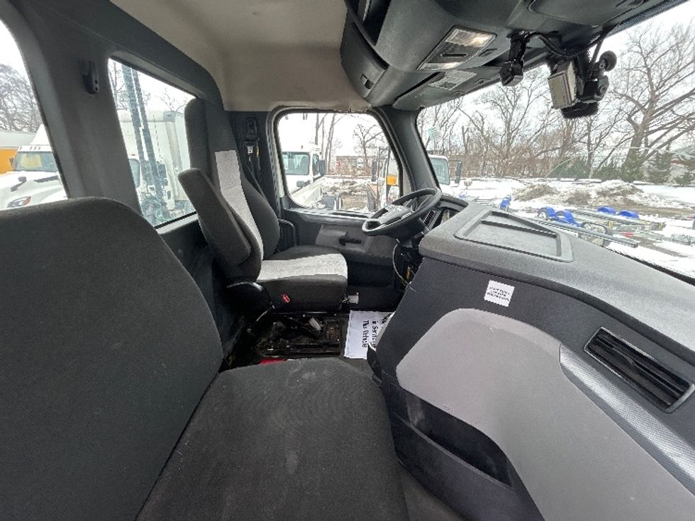 Day Cab Tractor-Heavy Duty Tractors-Freightliner-2019-T12664ST-Des Moines-IA-693,934\n\t\tmiles-$ 23,000 - Image 14