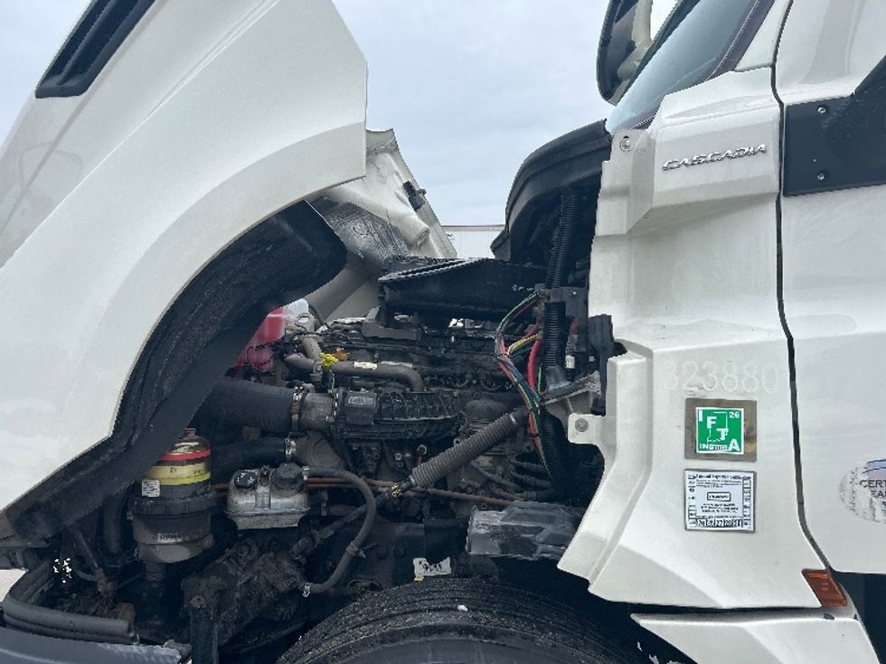 Day Cab Tractor-Heavy Duty Tractors-Freightliner-2019-T12664ST-Des Moines-IA-693,934\n\t\tmiles-$ 23,000 - Image 16