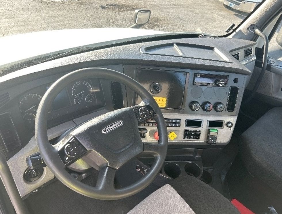 Day Cab Tractor-Heavy Duty Tractors-Freightliner-2019-T12664ST-Duluth-GA-342,355\n\t\tmiles-$ 47,250 - Image 10
