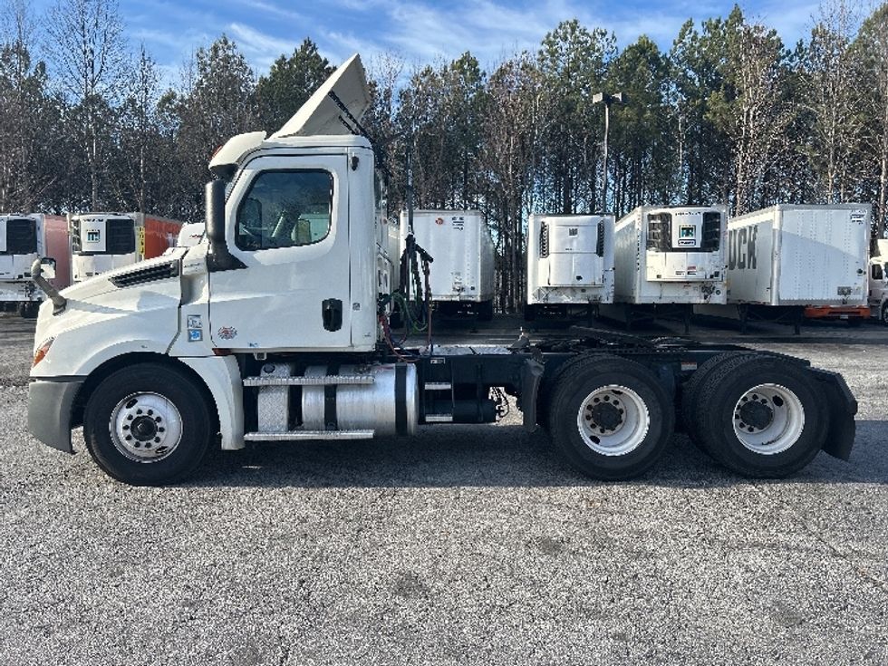 Day Cab Tractor-Heavy Duty Tractors-Freightliner-2019-T12664ST-Duluth-GA-342,355\n\t\tmiles-$ 47,250 - Image 4