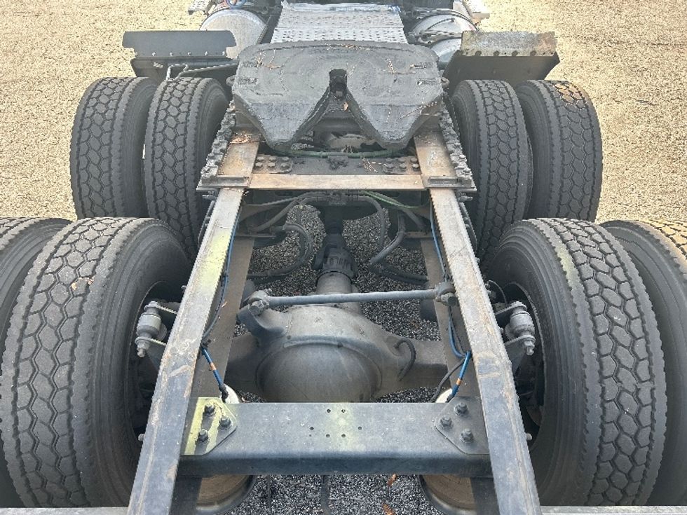 Day Cab Tractor-Heavy Duty Tractors-Freightliner-2019-T12664ST-Duluth-GA-342,355\n\t\tmiles-$ 47,250 - Image 6