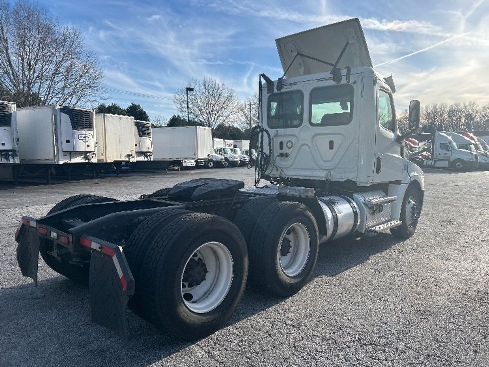 Day Cab Tractor-Heavy Duty Tractors-Freightliner-2019-T12664ST-Duluth-GA-342,355\n\t\tmiles-$ 47,250 - Image 7