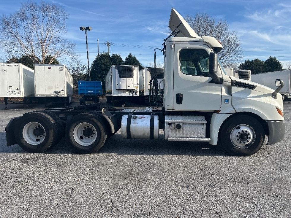 Day Cab Tractor-Heavy Duty Tractors-Freightliner-2019-T12664ST-Duluth-GA-342,355\n\t\tmiles-$ 47,250 - Image 8