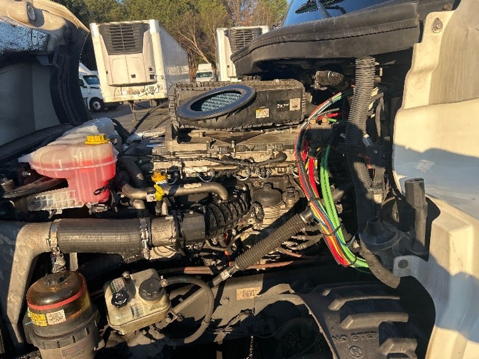 Day Cab Tractor-Heavy Duty Tractors-Freightliner-2019-T12664ST-Duluth-GA-363,602\n\t\tmiles-$ 45,250 - Image 16